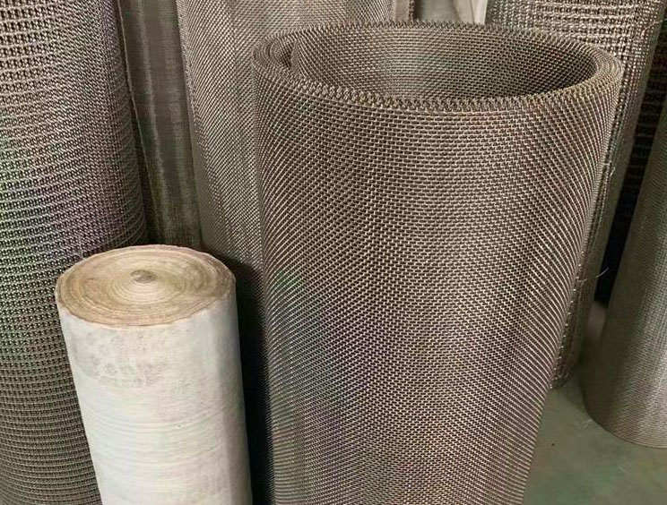 不銹鋼編織網的耐腐蝕能力主要取決于材料。