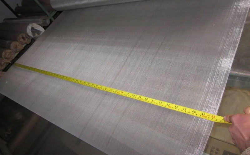 遼寧沈陽周總訂購的平紋不銹鋼絲網正在打包